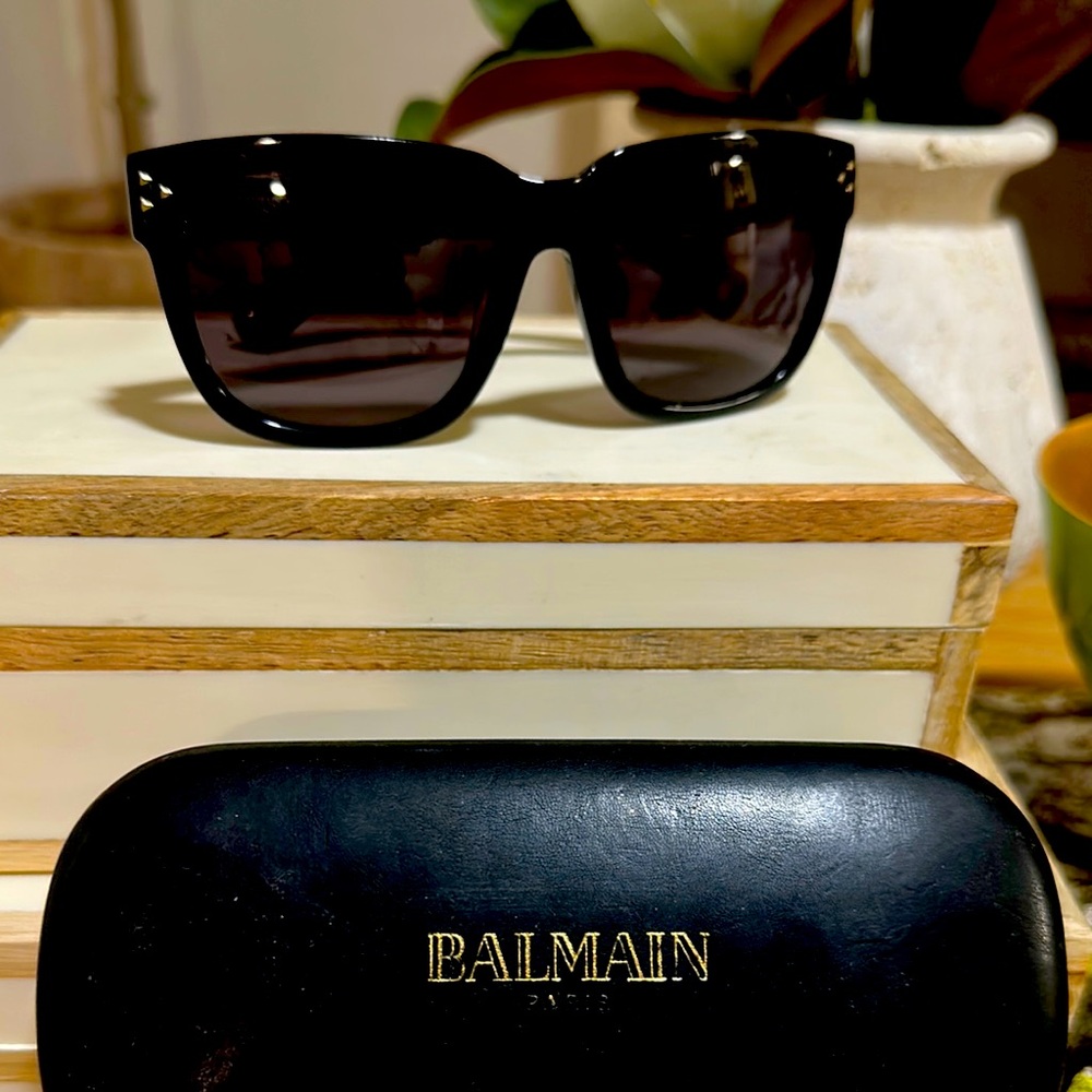Balmain Women's Black Oversized Sunglasses - Elegant UV Protection